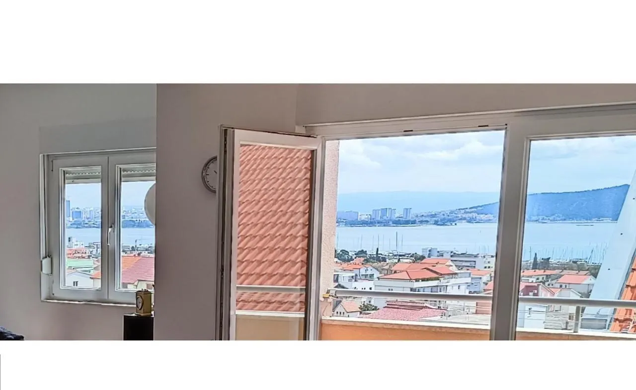 Large 3-Bedroom Apartment Near Split Dalmatia Kastela Croatia