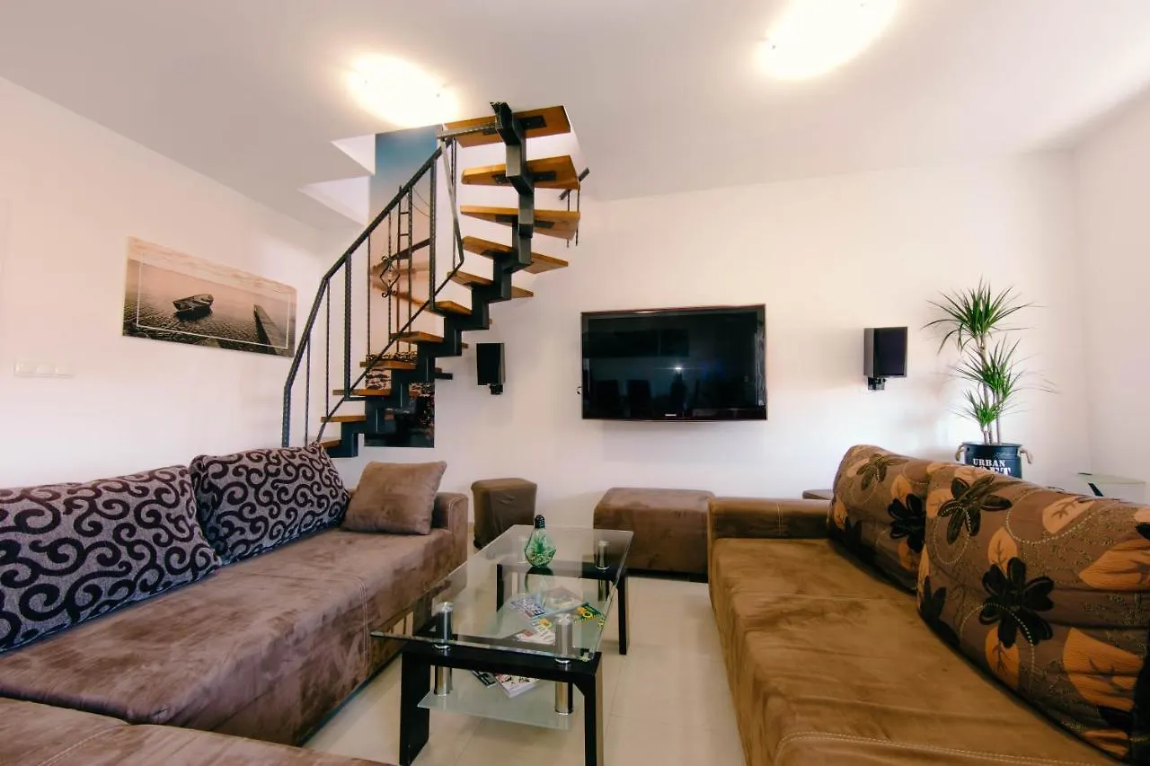 Large 3-Bedroom Apartment Near Split Dalmatia Kastela