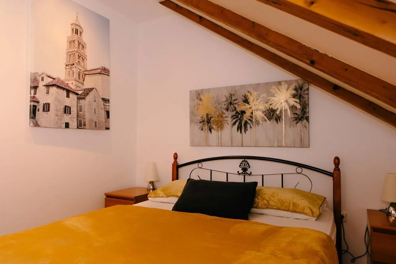 Large 3-Bedroom Apartment Near Split Dalmatia Kastela